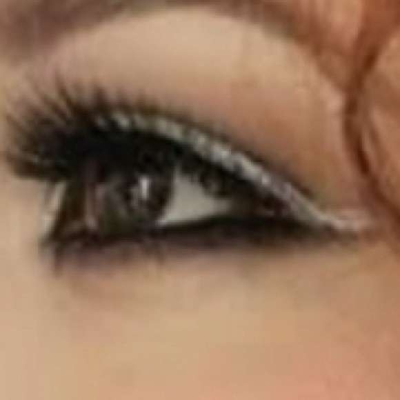 MARY KAY AT PLAY METALLIC LIQUID EYELINER "SILVER"- LIMITED EDITION - Picture 6 of 9